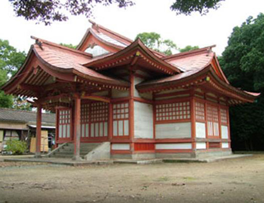 JR参道踏切そばに鎮座する頓宮